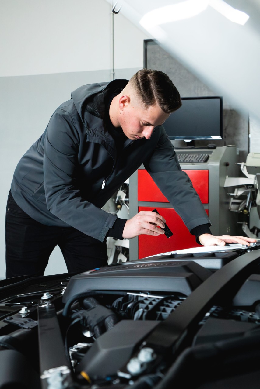 Ocena stanu technicznego, ocena karoserii i wnętrza, jazda próbna, weryfikacja historii pojazdu